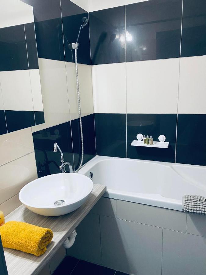 Апартаменты Charles Apartman Балатонфюред Экстерьер фото